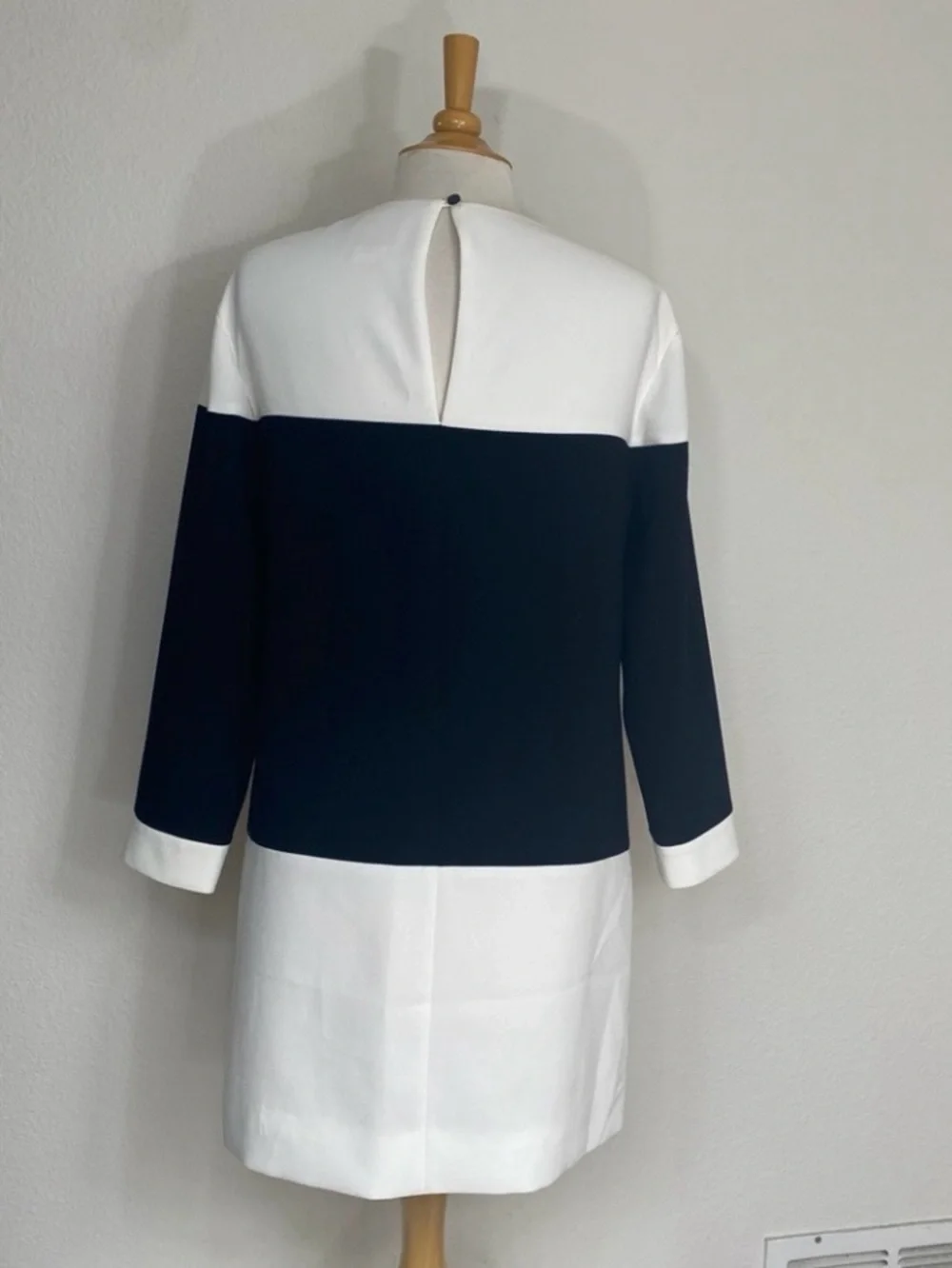 Kate Spade Women's Black Off White Colorblock Classic Shift Dress Size 6 Preppy